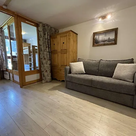 Апартаменты Aux Pieds, - 6 Pers, 1er Etage, 31m², Proche Commerces Et Esf - Fr-1-637-24